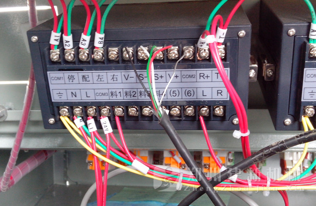 貴州畢節(jié)HZS90混凝土攪拌站現(xiàn)場案例